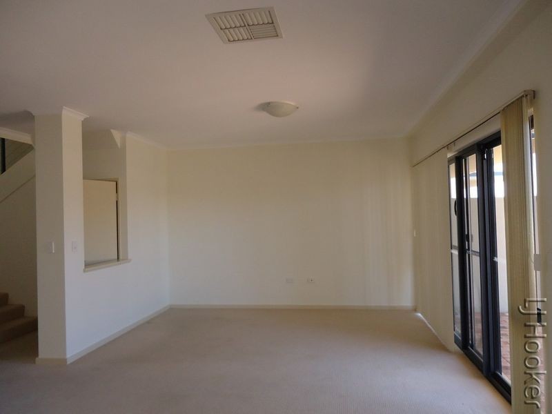 30/3 Piccolo Place, Halls Head WA 6210