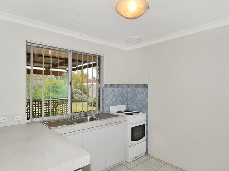 13 Revesby Place, Coodanup WA 6210