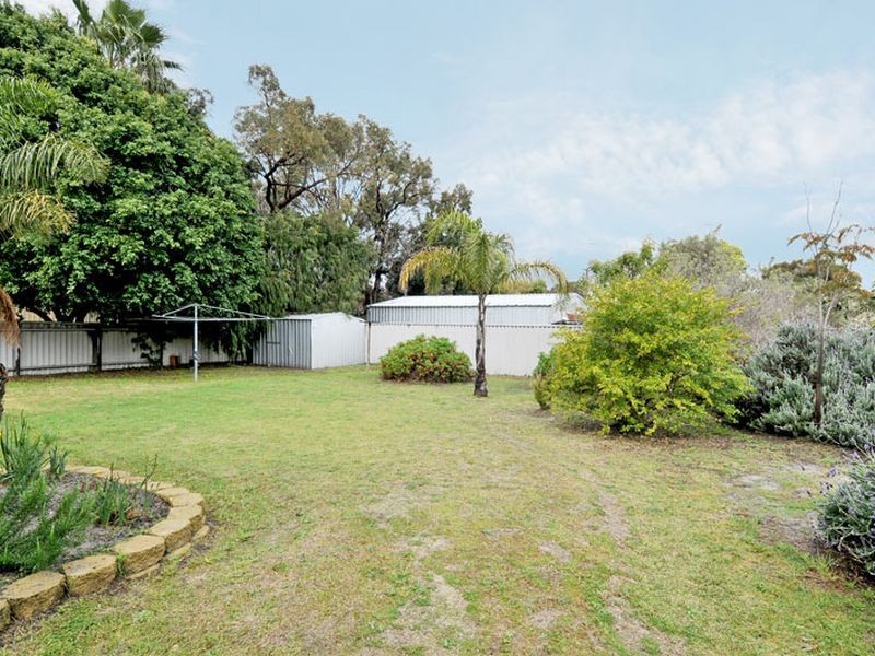 13 Revesby Place, Coodanup WA 6210