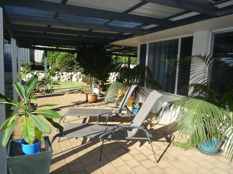 30 Silvertop Avenue, Halls Head WA 6210