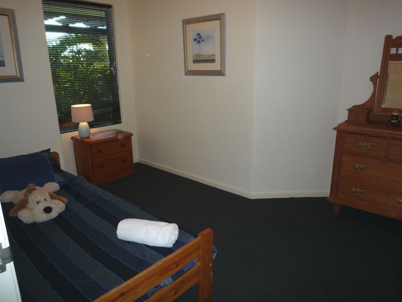 30 Silvertop Avenue, Halls Head WA 6210