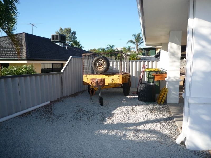 30 Silvertop Avenue, Halls Head WA 6210