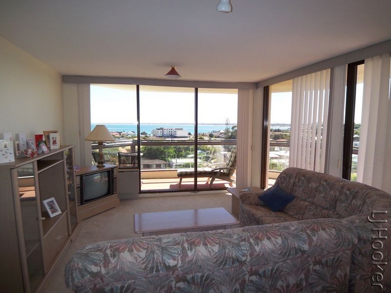 14/6A Valley Road, Halls Head WA 6210