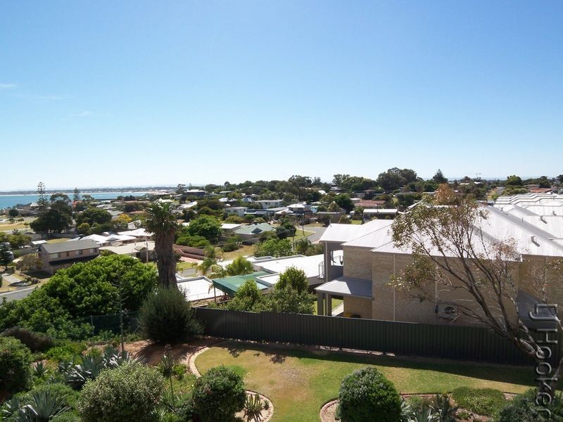 14/6A Valley Road, Halls Head WA 6210