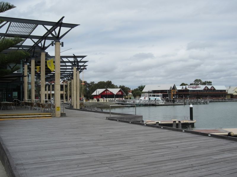 1a 23 Galileo Loop, Mandurah WA 6210