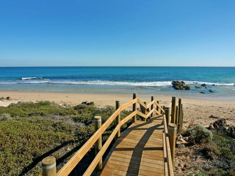 62 Janis Street, Halls Head WA 6210
