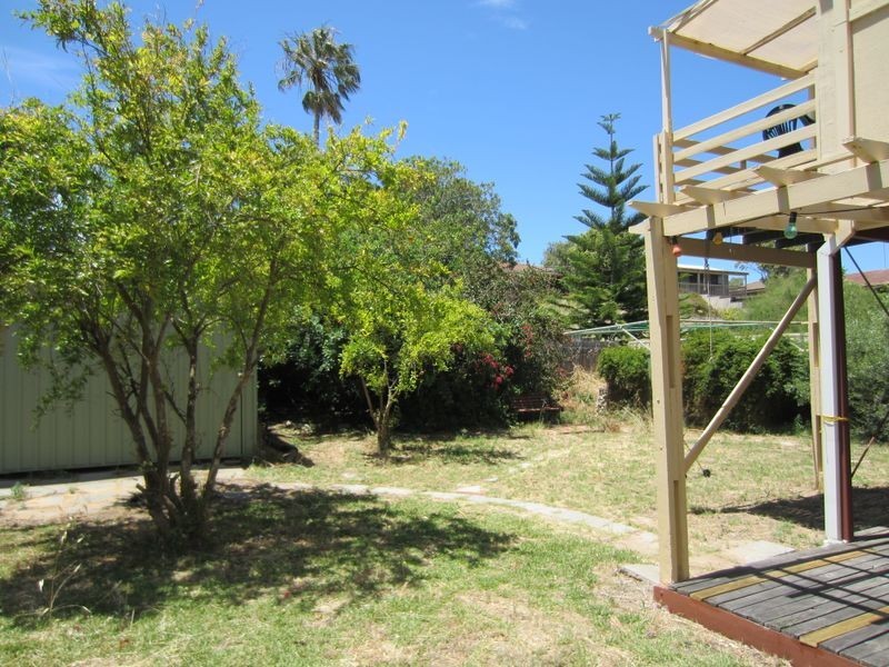 33 Clytie Road, Silver Sands WA 6210