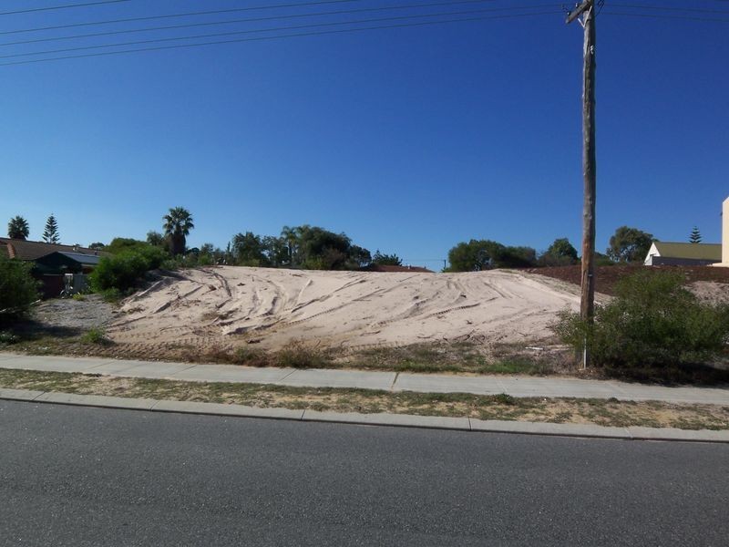 10 Yanrey Street, Golden Bay WA 6174