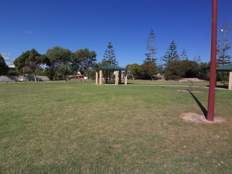 10 Yanrey Street, Golden Bay WA 6174