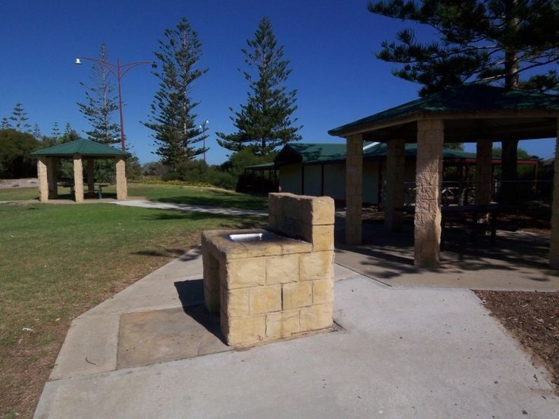 10 Yanrey Street, Golden Bay WA 6174