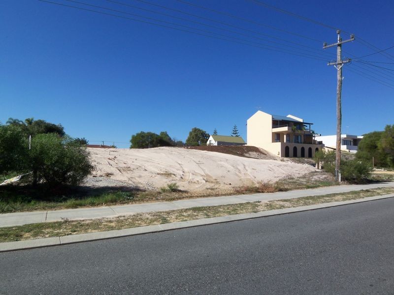 10 Yanrey Street, Golden Bay WA 6174