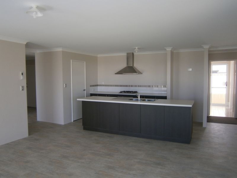 186 Yindana Blvd, Lakelands WA 6180