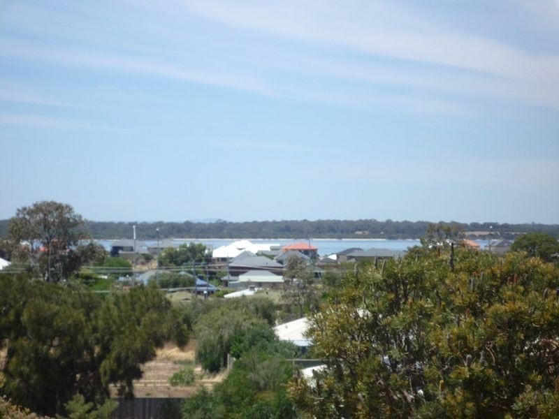 34 Buckingham Drive, Wannanup WA 6210