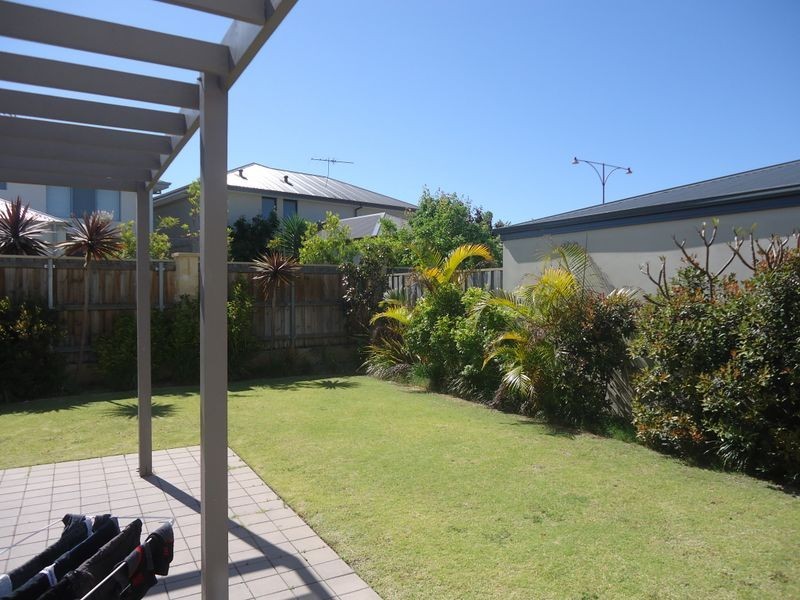 3 Arcot Court, Meadow Springs WA 6210