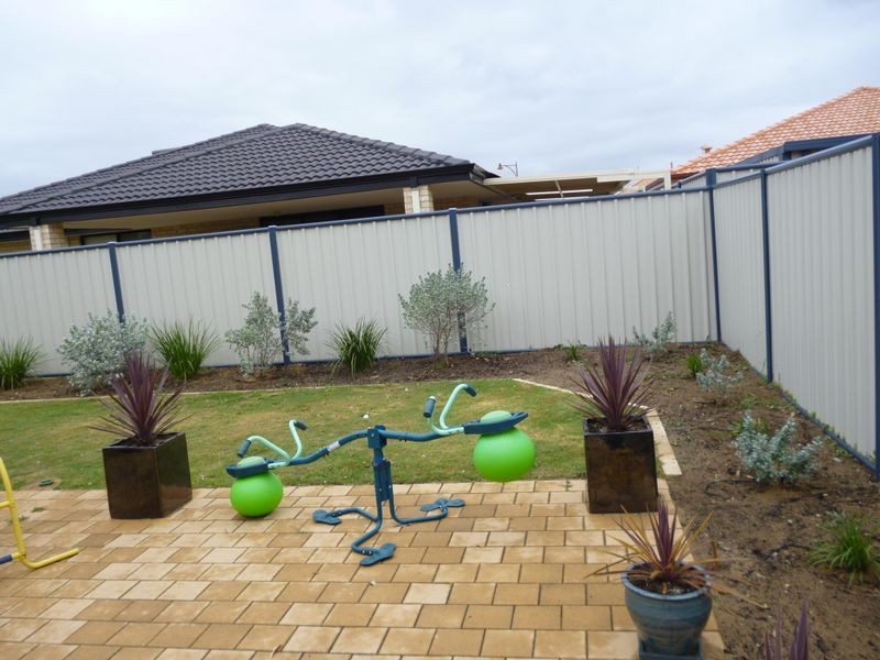 2 Grandmere Parade, Meadow Springs WA 6210