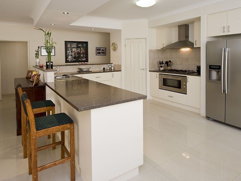 9 Nuchea Vista, Parklands WA 6180