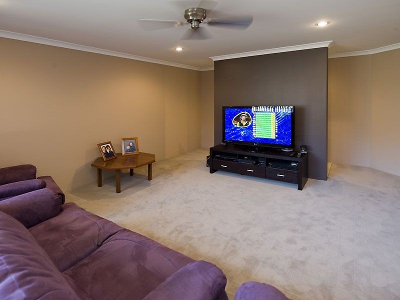 9 Nuchea Vista, Parklands WA 6180