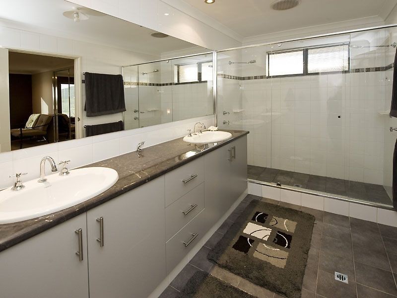 9 Nuchea Vista, Parklands WA 6180