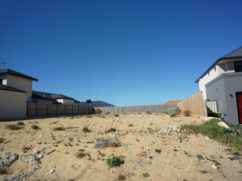 82 Boardwalk Boulevard, Halls Head WA 6210