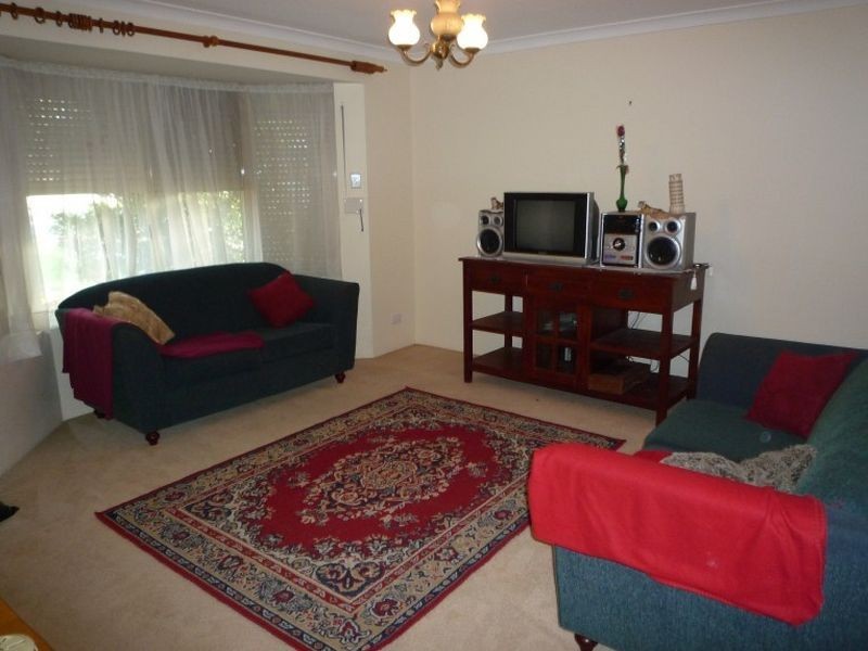 6 Rosebud Place, Halls Head WA 6210