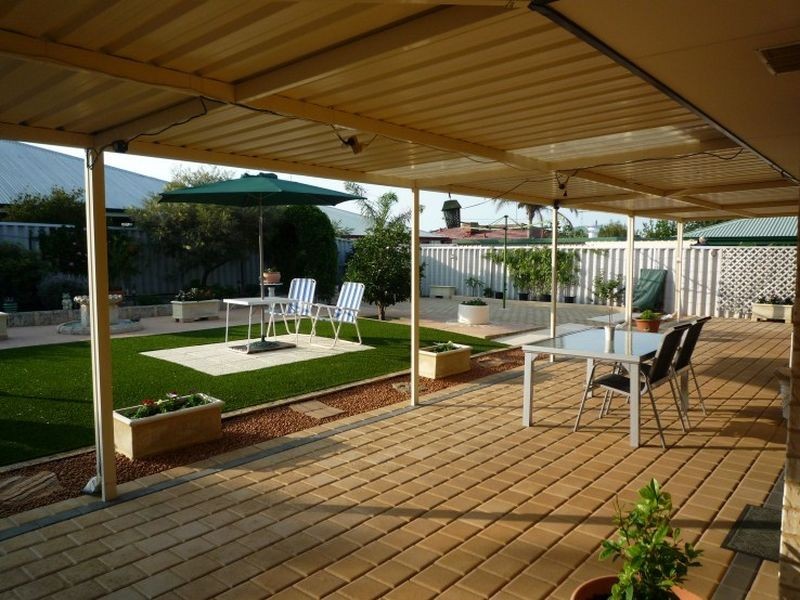 19 Floribunda Avenue, Halls Head WA 6210