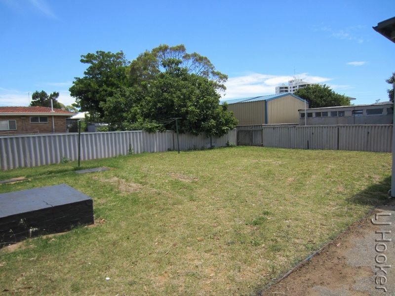 30B Janis Street, Halls Head WA 6210