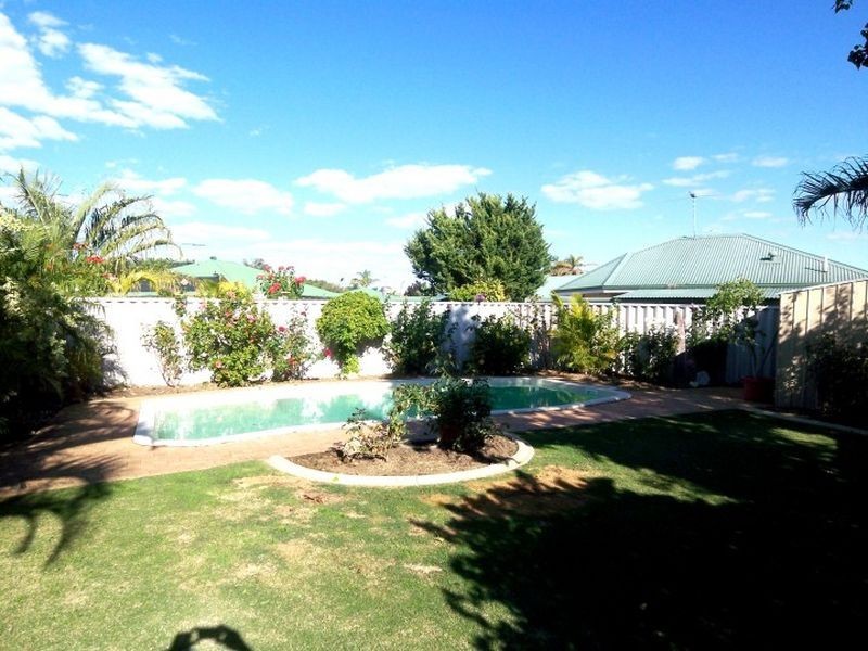 5 Pine Court, Meadow Springs WA 6210