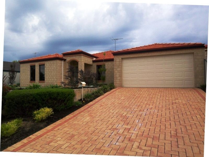 209 Oakmont Avenue, Meadow Springs WA 6210