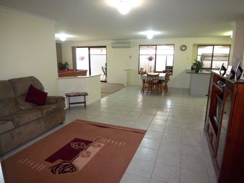 209 Oakmont Avenue, Meadow Springs WA 6210