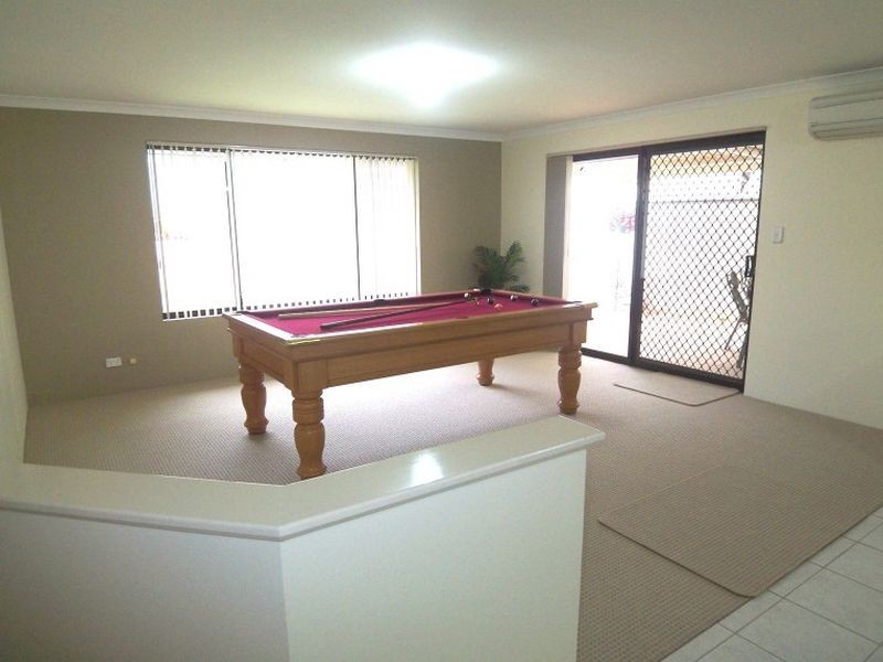 209 Oakmont Avenue, Meadow Springs WA 6210