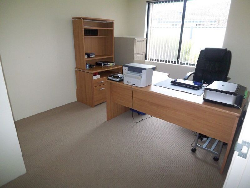 209 Oakmont Avenue, Meadow Springs WA 6210