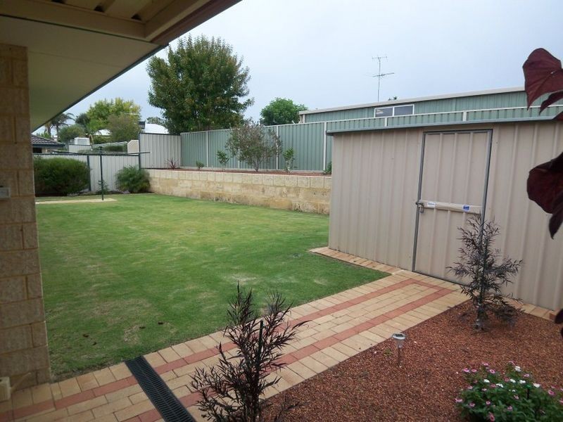 209 Oakmont Avenue, Meadow Springs WA 6210