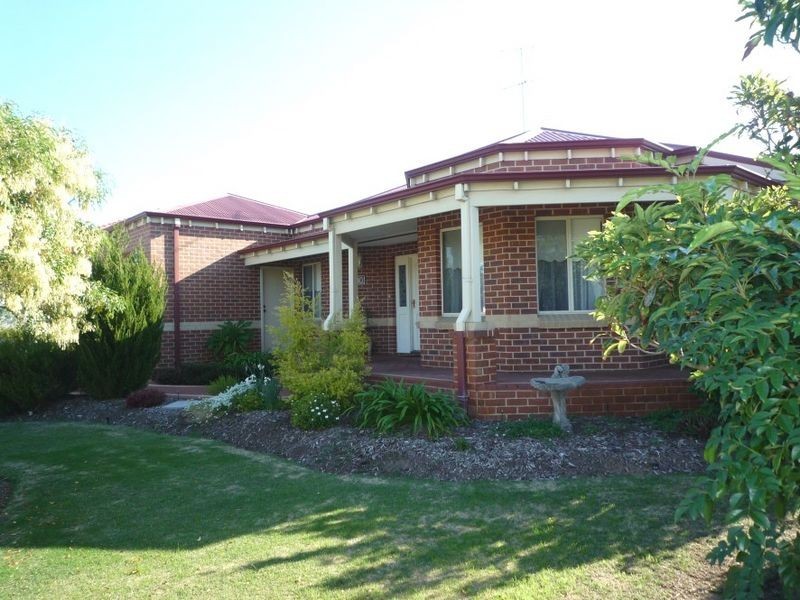 10 Boileau Place, San Remo WA 6210