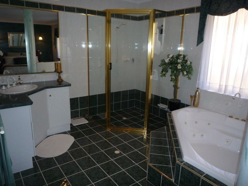 10 Boileau Place, San Remo WA 6210