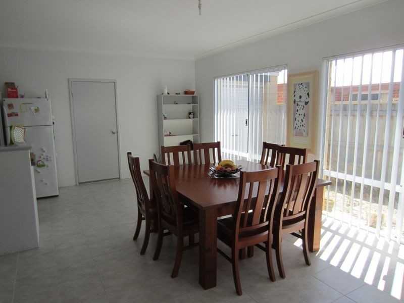32 Tranquility Way, Halls Head WA 6210