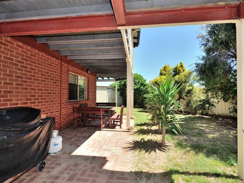 8B Edwards Street, Dawesville WA 6211