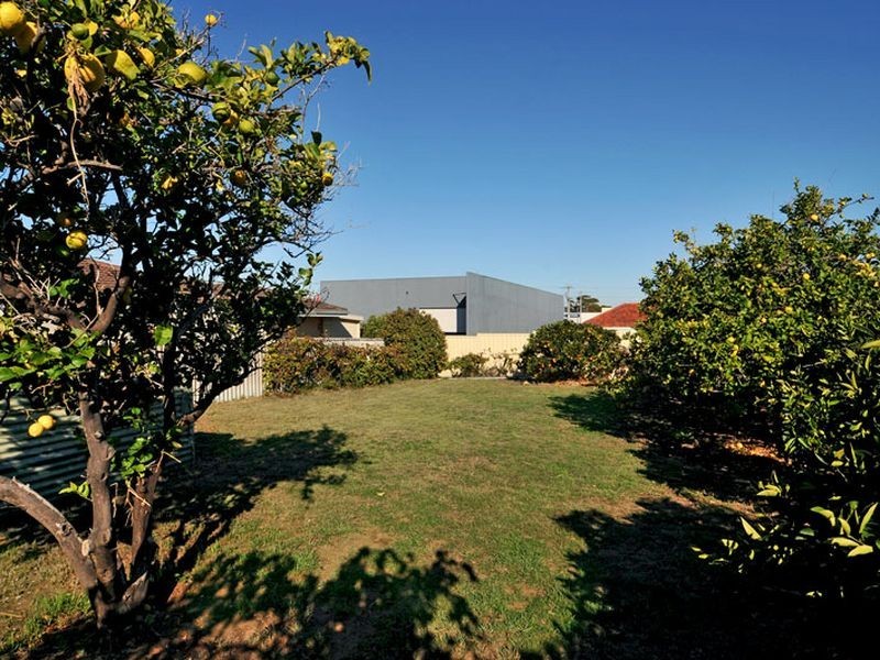 51 Davey Street, Mandurah WA 6210