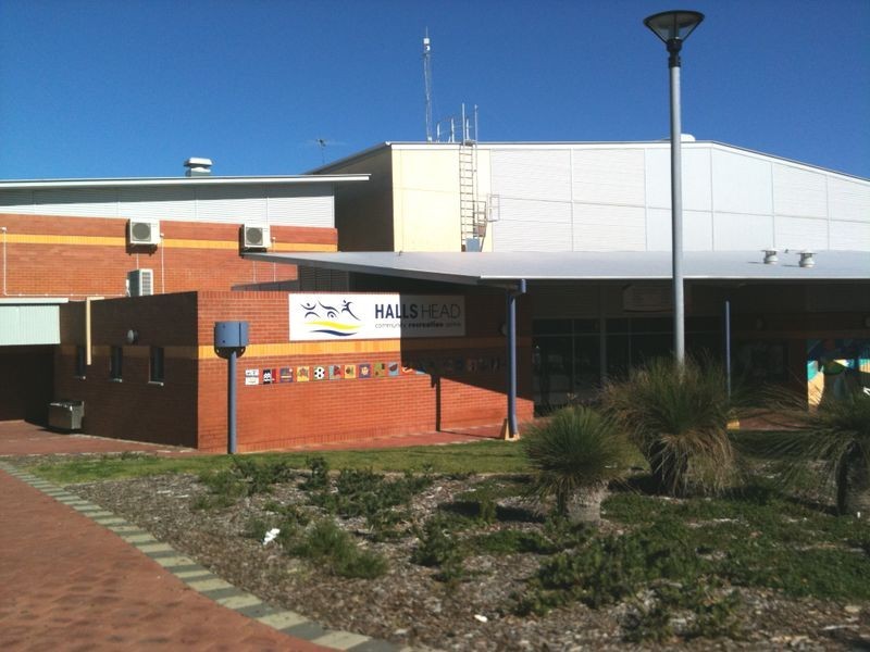 6 Castilloa Court, Halls Head WA 6210