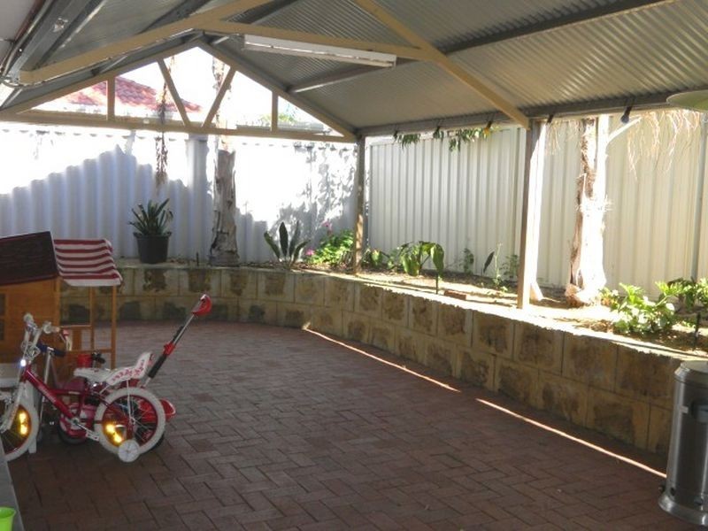 1 Kedron Place, Greenfields WA 6210