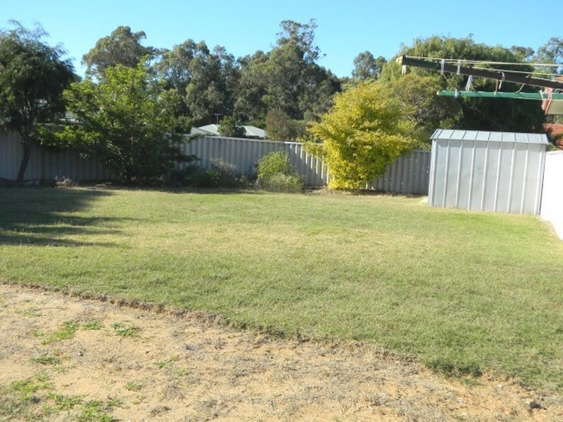 1 Kedron Place, Greenfields WA 6210