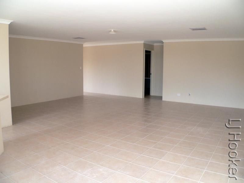 23 Loretta Parkway, Lakelands WA 6180
