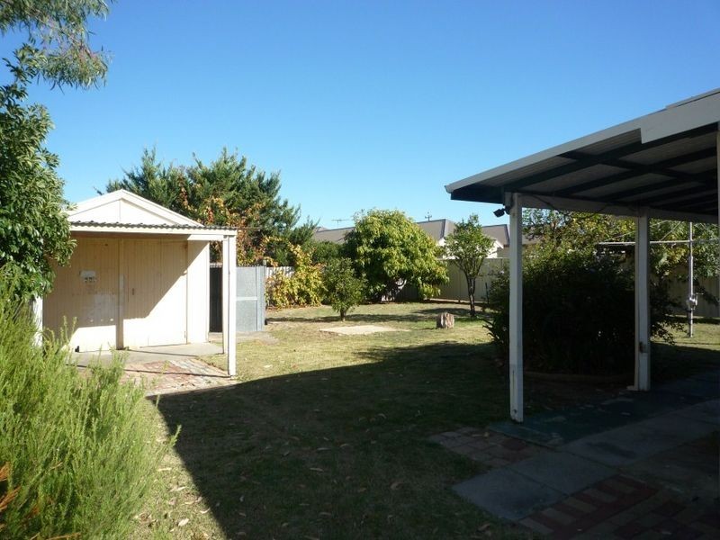 15 Kitchener Street, Dudley Park WA 6210