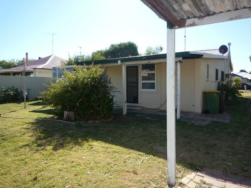 15 Kitchener Street, Dudley Park WA 6210