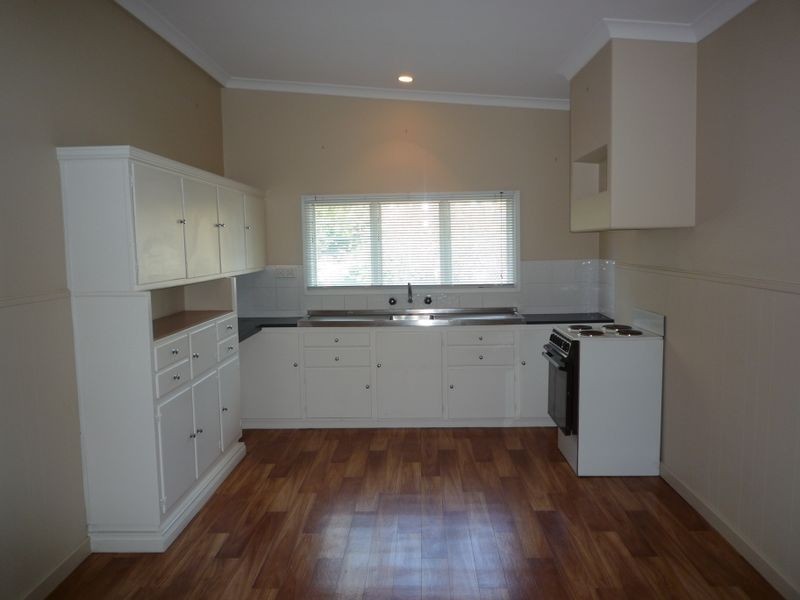 15 Kitchener Street, Dudley Park WA 6210