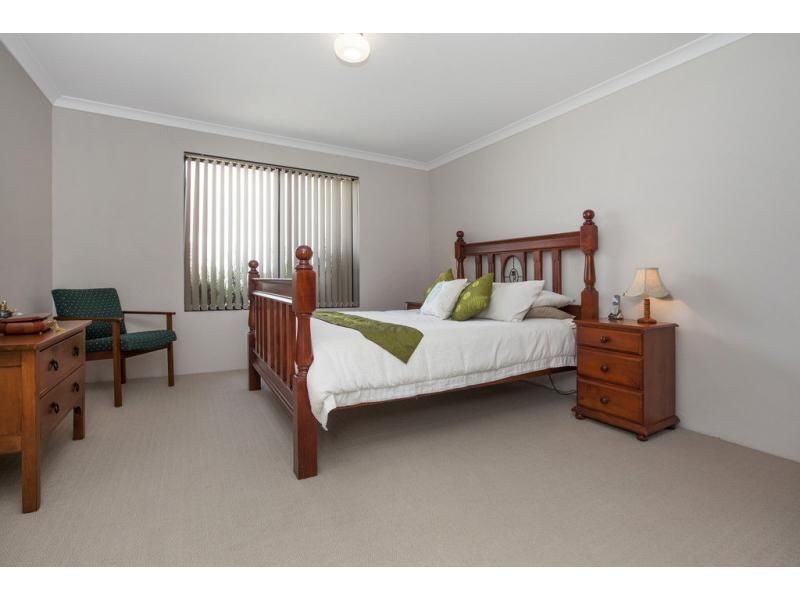 4 Formby Road, Meadow Springs WA 6210