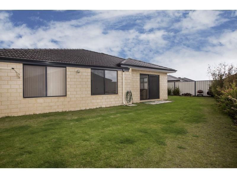 4 Formby Road, Meadow Springs WA 6210