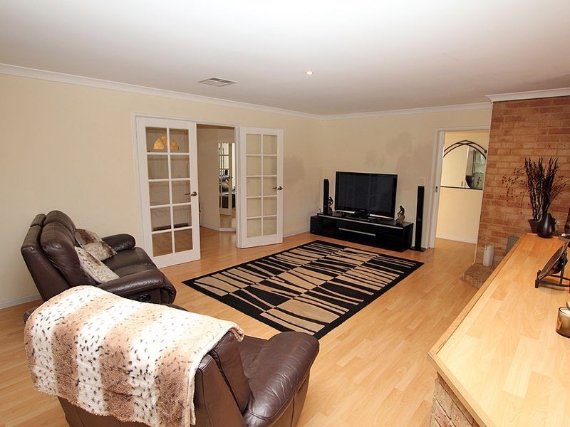 18 Darter Place, Halls Head WA 6210
