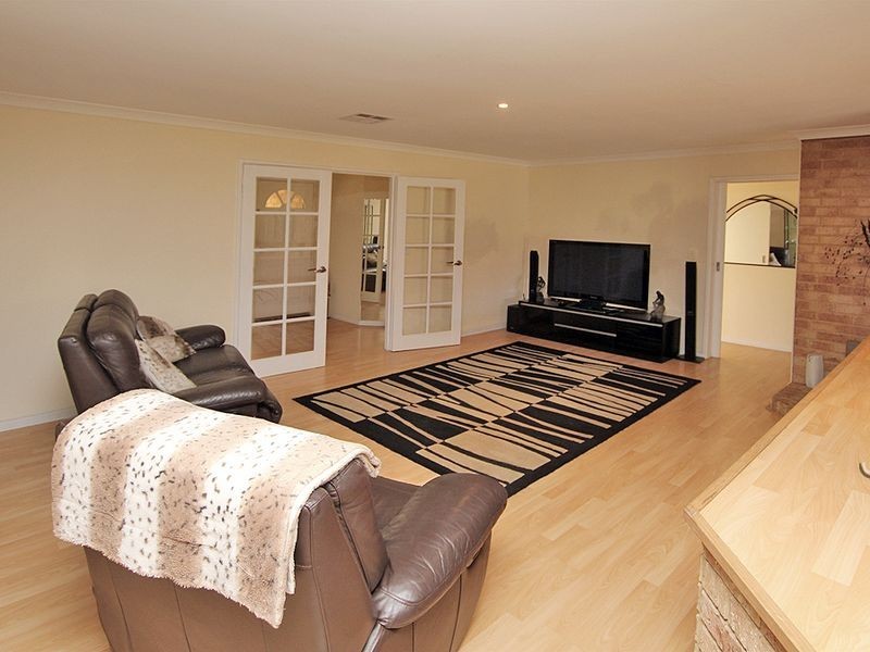 18 Darter Place, Halls Head WA 6210