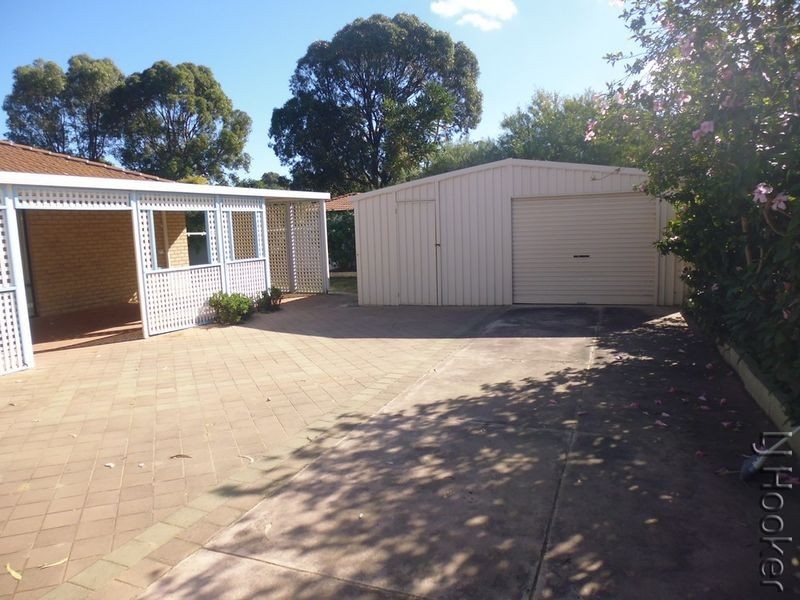 32 Mississippi Drive, Greenfields WA 6210