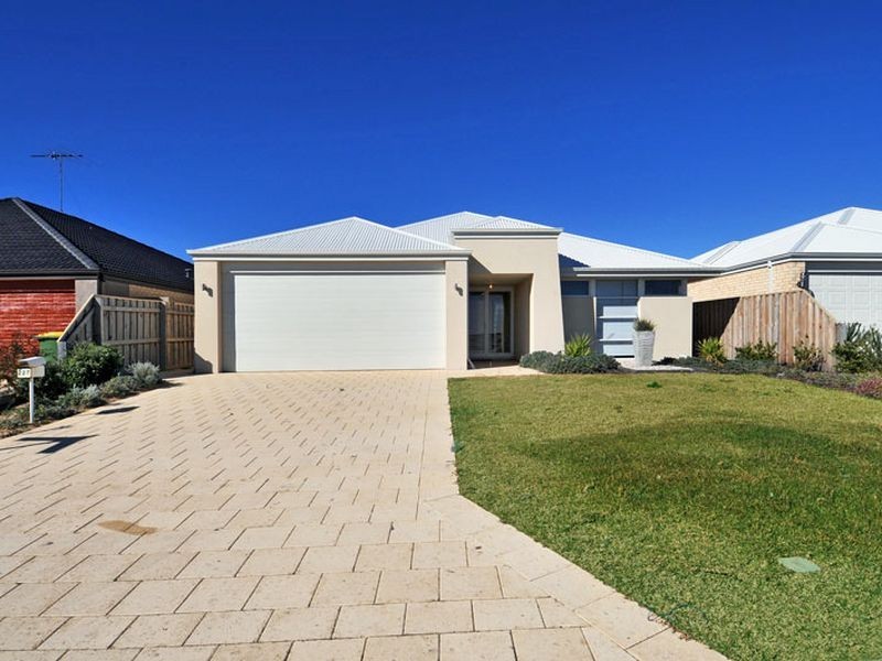 227 Peelwood Parade, Halls Head WA 6210